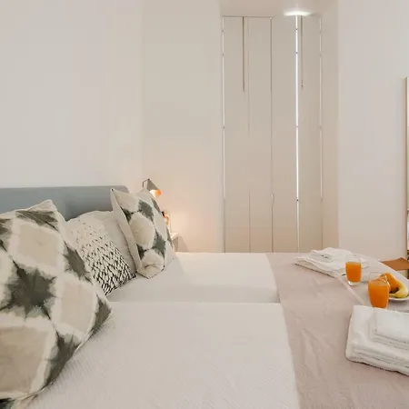 Joivy Modern Near Street Apartamento